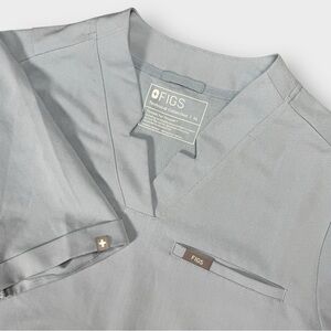 FIGS Inala Slim Scrub Top Women’s XL Light Blue Short Sleeve Technical Shirt